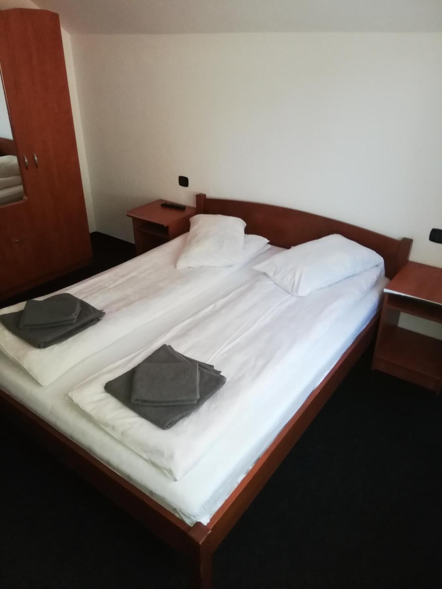 Cabana Cascada Cailor Hotel Borsa  Szoba fotó